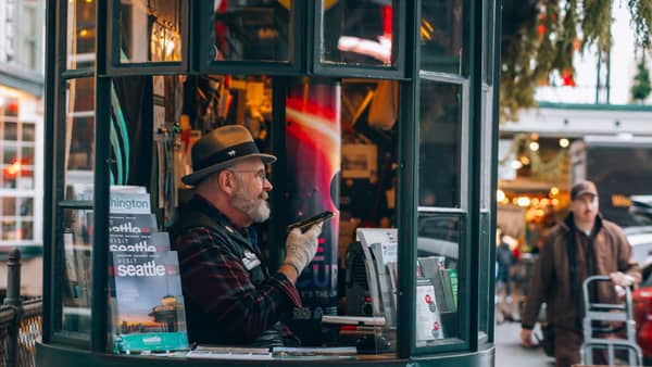 Voice AI im Tourismus: Warum DMOs alle Kanäle brauchen